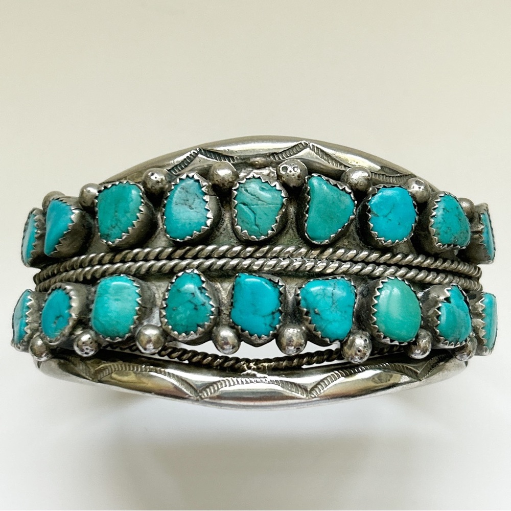 Breathtaking Vintage Statement Southwestern Turquoise Silver Cuff Bracelet - Picture 10 of 13